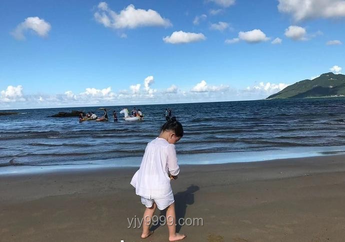 陳妍希曬與兒子洱海背影照引發的隱私保護與親子分享平衡策略